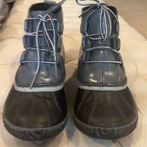 Sorel Out and About Rain boots. Graphite, size 10